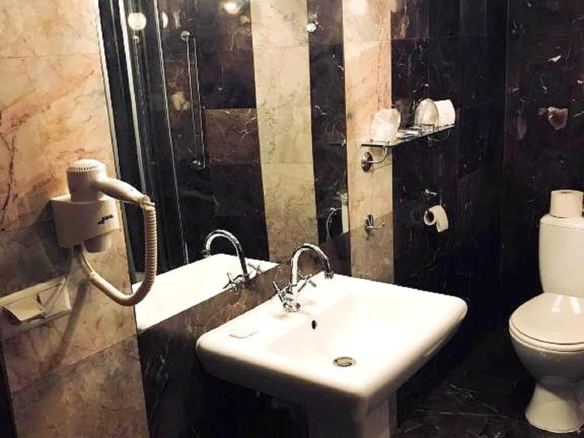Restauracja - Hotel Mocca D'Oro Миколов Екстериор снимка