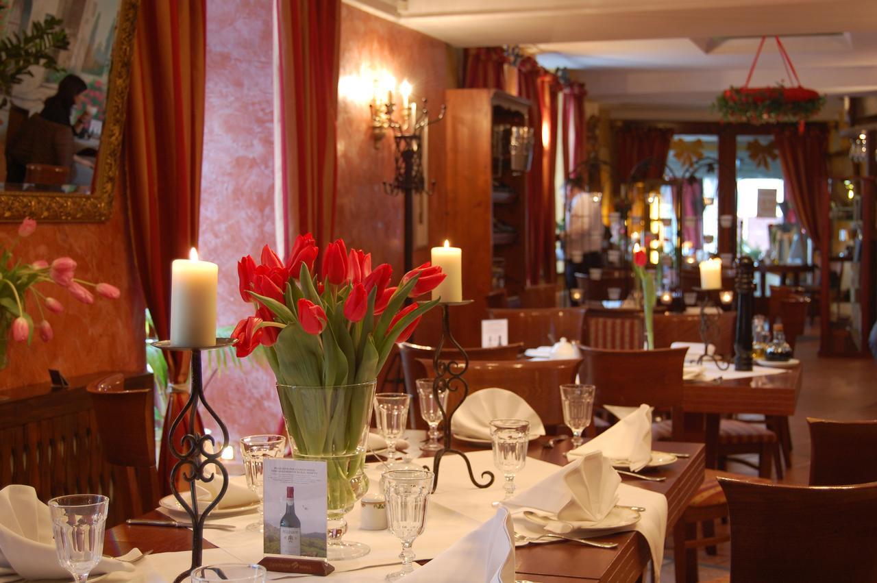 Restauracja - Hotel Mocca D'Oro Миколов Екстериор снимка
