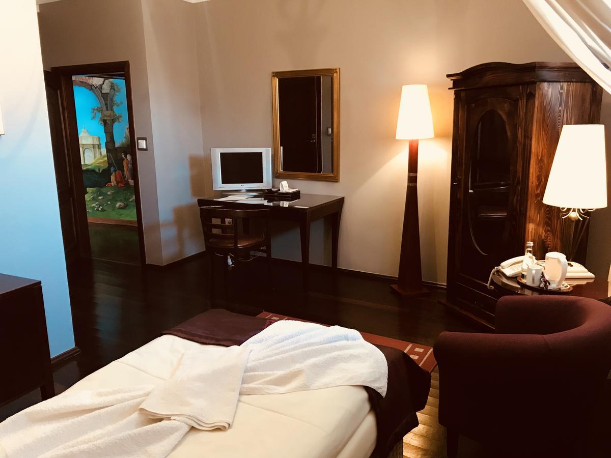 Restauracja - Hotel Mocca D'Oro Миколов Екстериор снимка