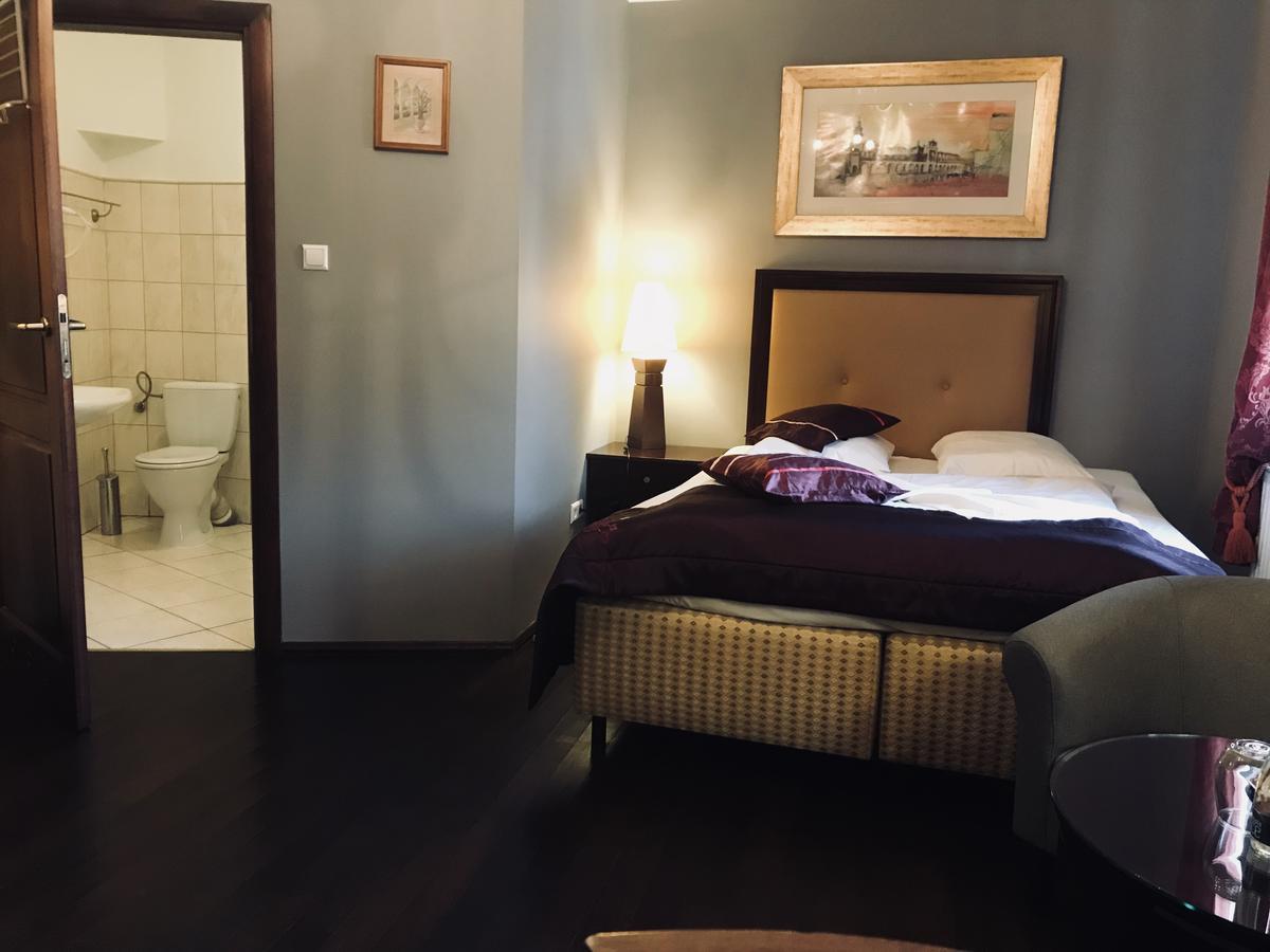 Restauracja - Hotel Mocca D'Oro Миколов Екстериор снимка
